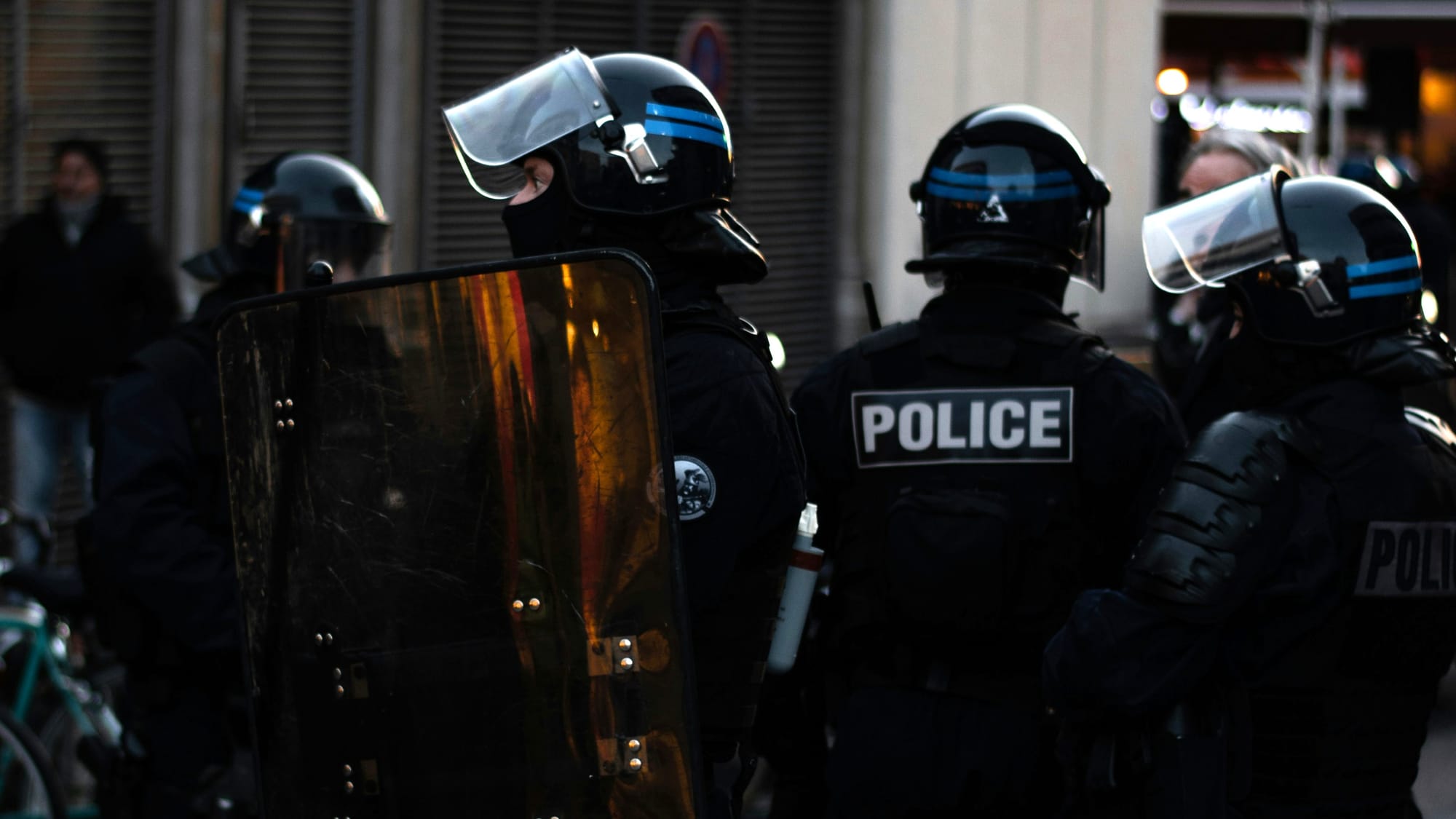 پژوهشگران ادعا کردند پلیس باید آمادگی بهتری برای افزایش جرایم مبتنی بر هوش مصنوعی داشته باشد. اعتبار تصویر: https://unsplash.com/@lepipotron