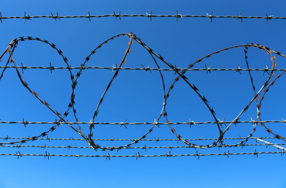 Android sideloader revolt succeeds – sort of