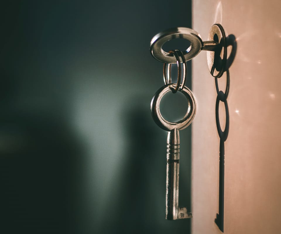 Microsoft blames key rotation failure for Azure Portal outage. Improvements to "Safe Deployment" pending.